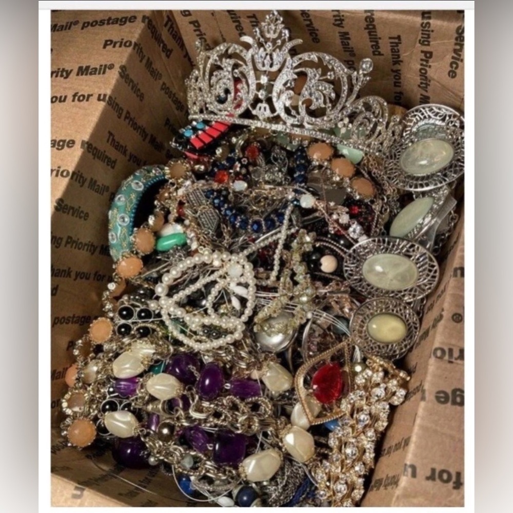 2 LB Mostly Wearable Jewelry Lot | Craft Repair Mix | Treasure Hunt